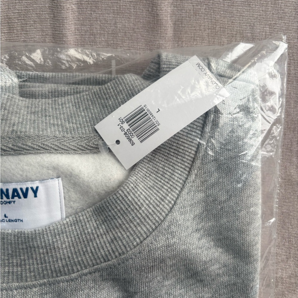 🩶 NWT Old Navy Gray 'Hopeless Romantic' Sweatshirt-size L - Picture 6 of 7